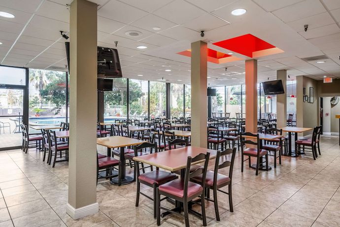 Imagen del bar/restaurante del Hotel Best Western Premier Lakeland North. Foto 4