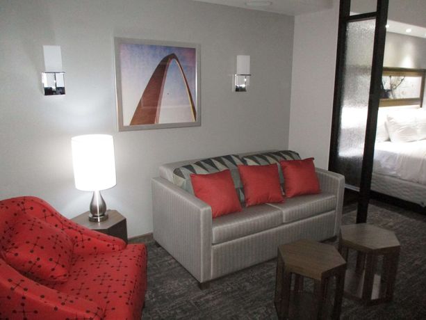 Imagen de la habitación del Hotel Best Western Premier Liberty Inn and Suites. Foto 15