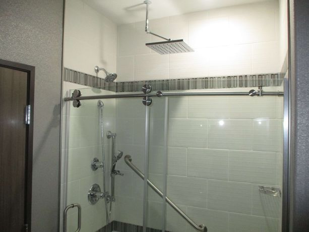 Imagen de la habitación del Hotel Best Western Premier Liberty Inn and Suites. Foto 16