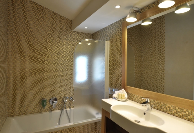 Imagen de la habitación del Hotel Best Western Premier Montfleuri. Foto 10