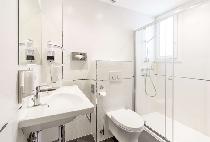 Imagen de la habitación del Hotel Best Western Premier Prince De Galles. Foto 2