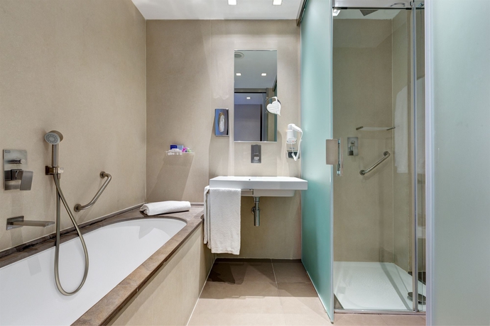 Imagen de la habitación del Hotel Best Western Premier Royal Santina. Foto 12