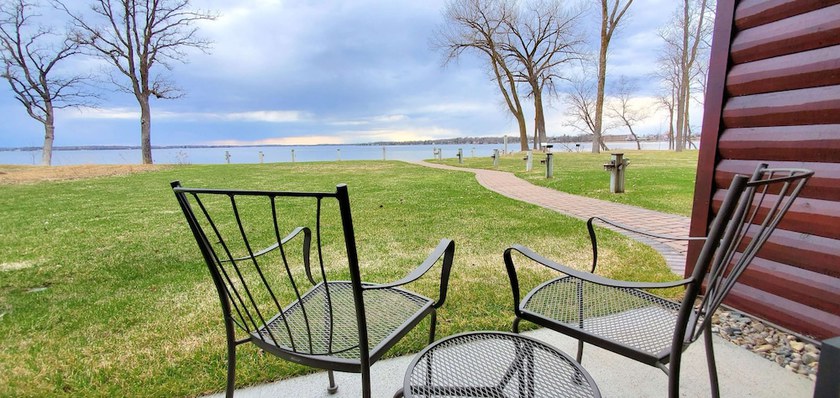 Imagen de la habitación del Hotel Best Western Premier The Lodge On Lake Detroit. Foto 3