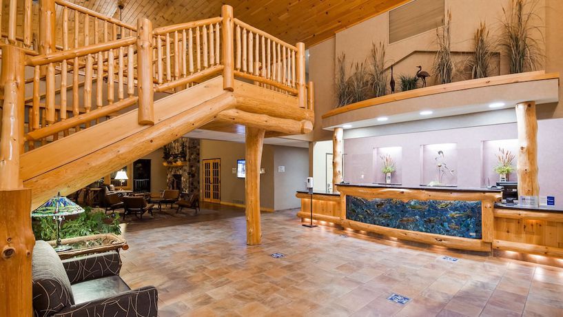 Imagen de los interiores del Hotel Best Western Premier The Lodge On Lake Detroit. Foto 14