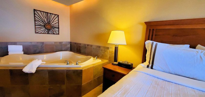 Imagen de la habitación del Hotel Best Western Premier The Lodge On Lake Detroit. Foto 5