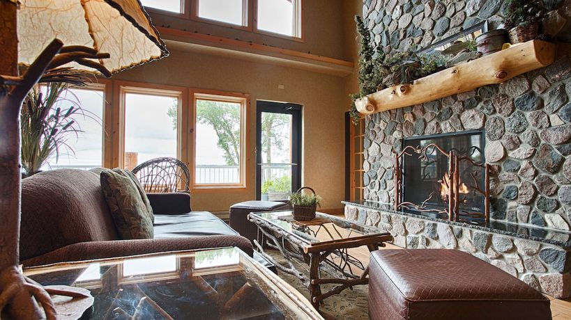 Imagen de los interiores del Hotel Best Western Premier The Lodge On Lake Detroit. Foto 19