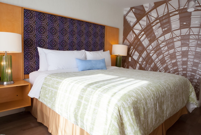 Imagen de la habitación del Hotel Best Western Premier Toronto Airport Carlingview. Foto 7