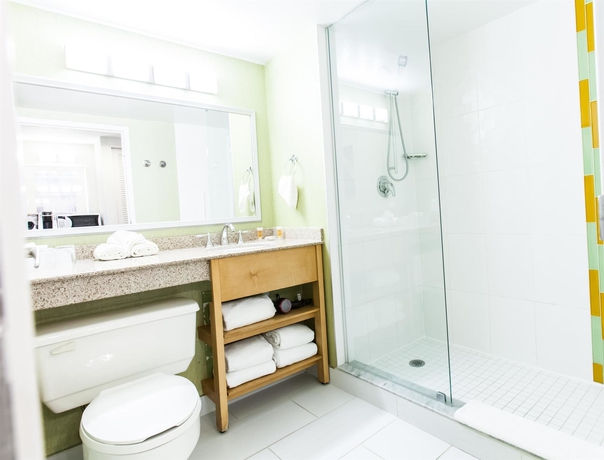 Imagen de la habitación del Hotel Best Western Premier Toronto Airport Carlingview. Foto 10