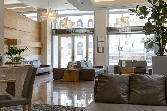 Imagen de los interiores del Hotel Best Western President. Foto 15