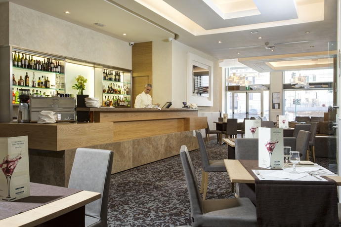 Imagen del bar/restaurante del Hotel Best Western President. Foto 3