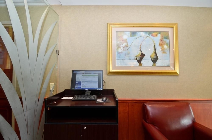 Imagen de los interiores del Hotel Best Western Queens Court Hotel. Foto 13