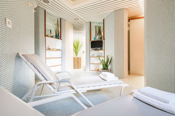 Imagen de la piscina del Hotel Best Western Raphael Altona. Foto 18