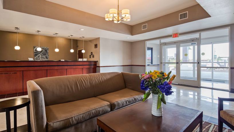 Imagen de los interiores del Hotel Best Western Refugio Inn. Foto 17