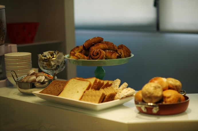 Imagen del bar/restaurante del Hotel Best Western Regency Suites. Foto 4