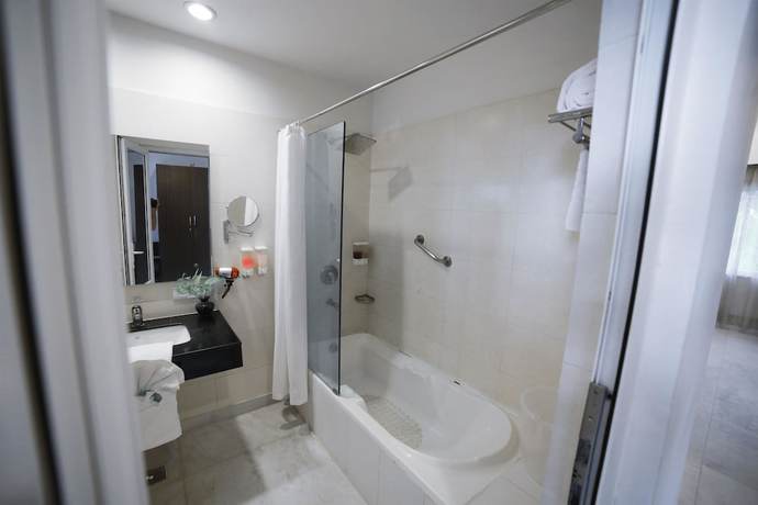 Imagen de la habitación del Hotel Best Western Resort Country Club. Foto 10