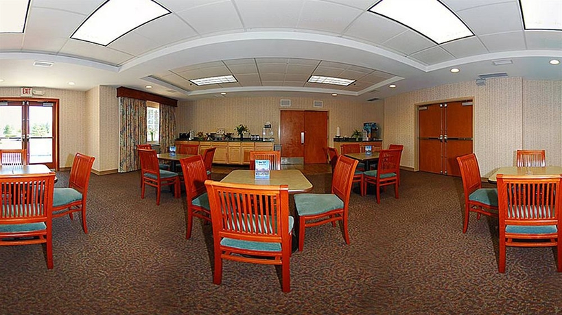 Imagen del bar/restaurante del Hotel Best Western Rocky Mountain Lodge. Foto 2