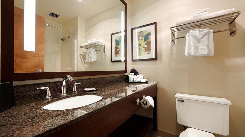 Imagen de la habitación del Hotel Best Western Rocky Mountain Lodge. Foto 3