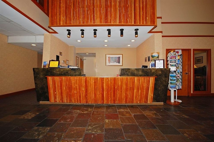 Imagen de los interiores del Hotel Best Western Rocky Mountain Lodge. Foto 9