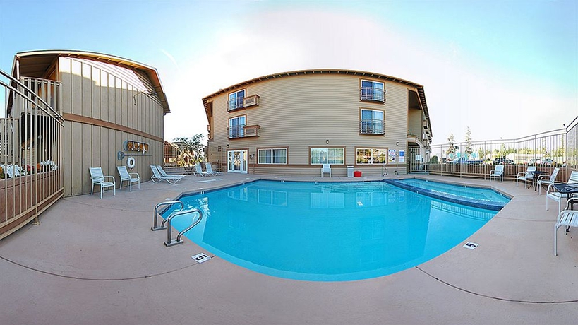 Imagen de la piscina del Hotel Best Western Rocky Mountain Lodge. Foto 13