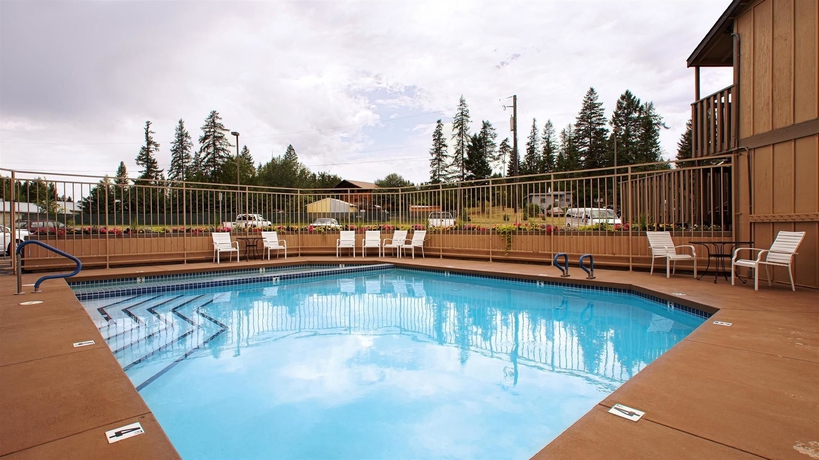 Imagen de la piscina del Hotel Best Western Rocky Mountain Lodge. Foto 14