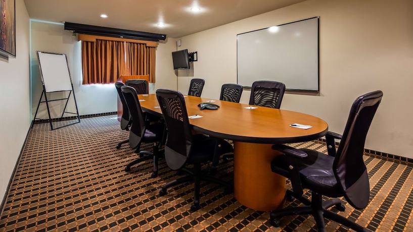Imagen de los interiores del Hotel Best Western Rose Quartz Inn. Foto 19