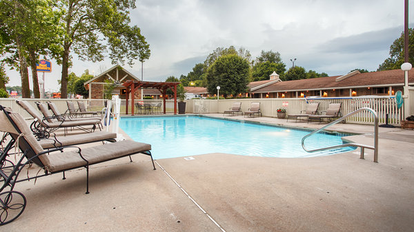 Imagen de la piscina del Hotel Best Western Route 66 Rail Haven. Foto 8