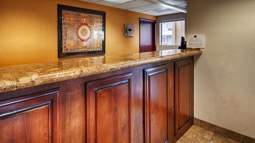 Imagen de los interiores del Hotel Best Western Royal Inn. Foto 12