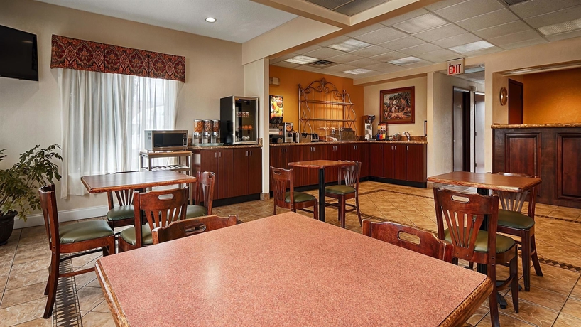 Imagen del bar/restaurante del Hotel Best Western Royal Inn. Foto 5