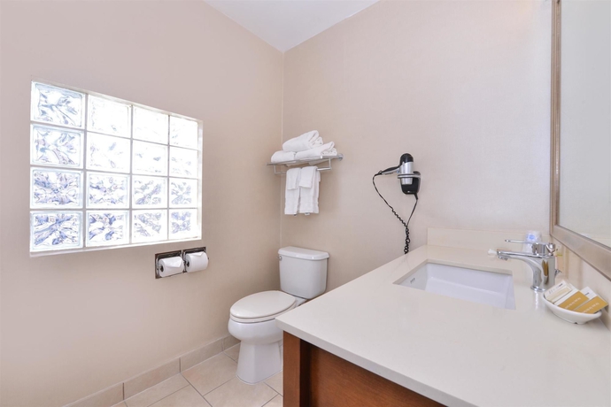 Imagen de la habitación del Hotel Best Western Royal Palace Inn & Suites. Foto 11