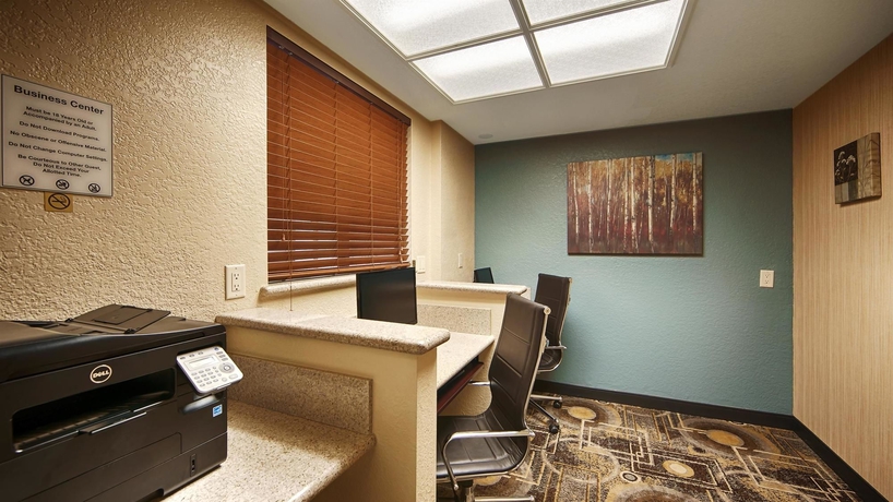 Imagen de los interiores del Hotel Best Western San Dimas Hotel and Suites. Foto 14