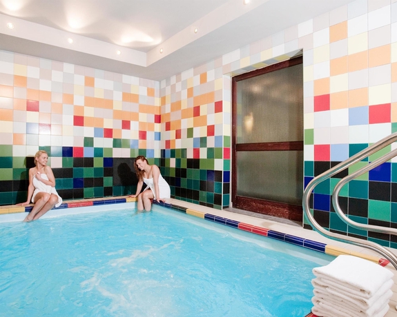 Imagen de la piscina del Hotel Best Western Santakos. Foto 15