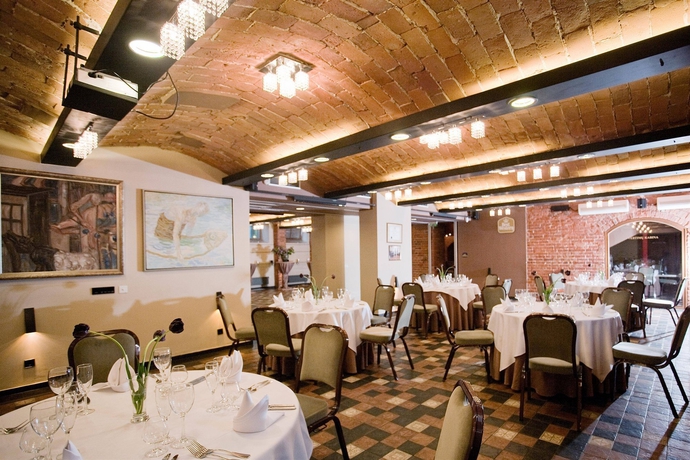 Imagen del bar/restaurante del Hotel Best Western Santakos. Foto 5