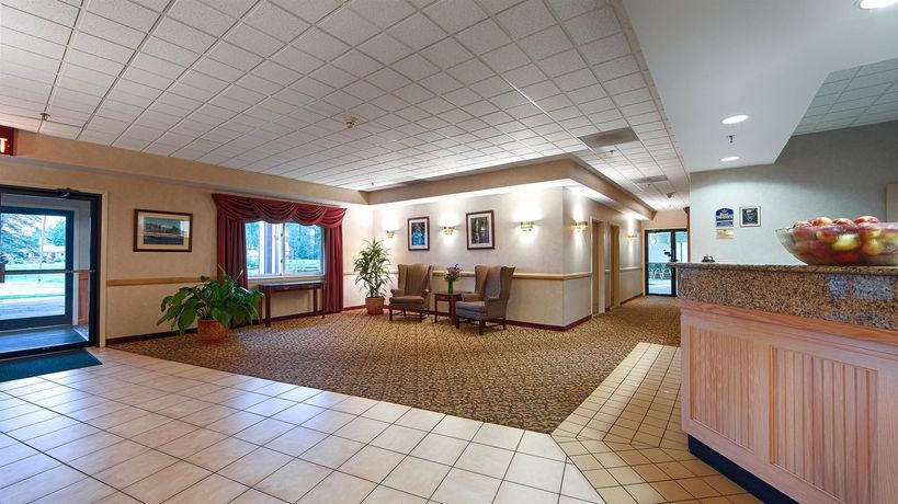 Imagen de los interiores del Hotel Best Western Saranac Lake. Foto 10