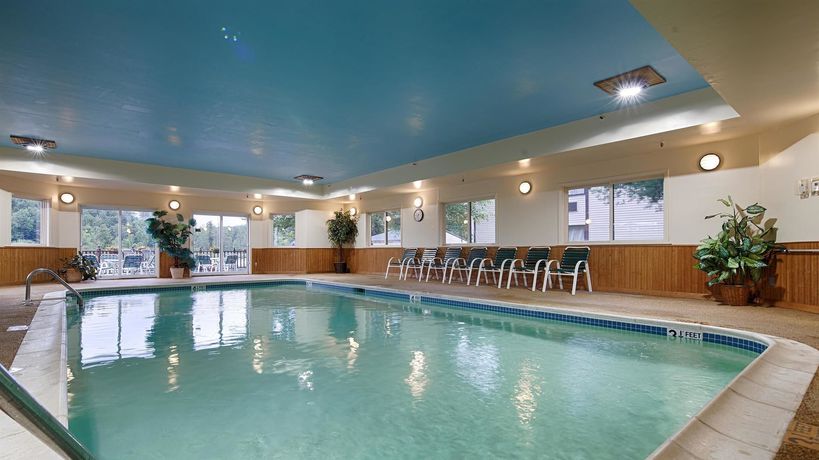 Imagen de la piscina del Hotel Best Western Saranac Lake. Foto 12