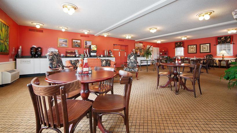 Imagen del bar/restaurante del Hotel Best Western Sea Island Inn. Foto 7