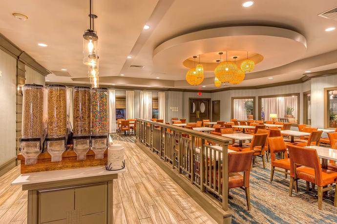 Imagen del bar/restaurante del Hotel Best Western Seaway Inn. Foto 2