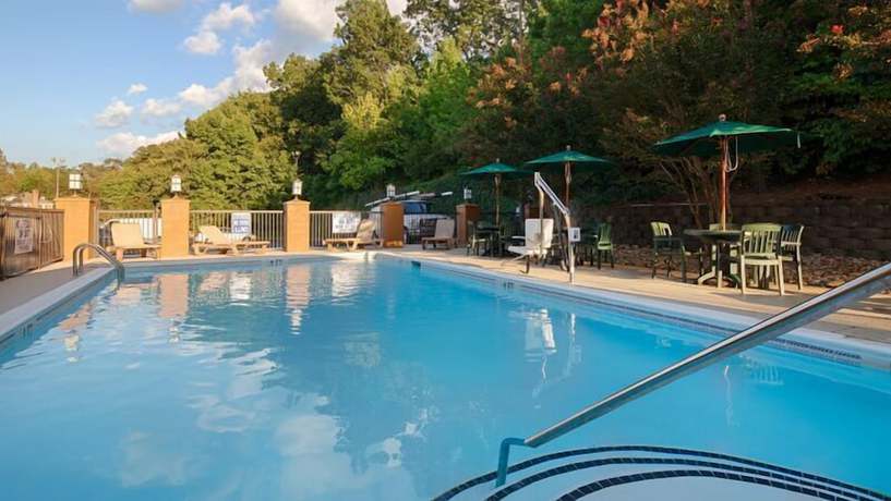 Imagen de la piscina del Hotel Best Western Seneca-Clemson. Foto 15