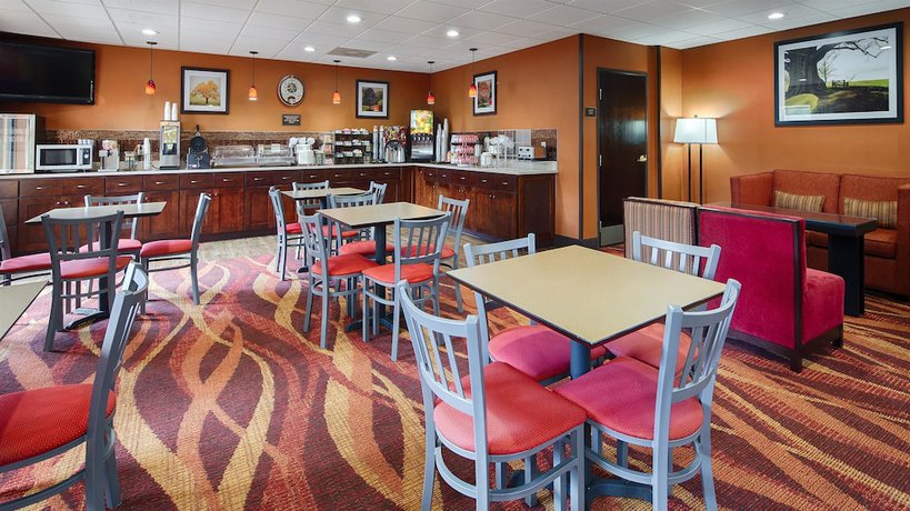 Imagen del bar/restaurante del Hotel Best Western Seneca-Clemson. Foto 5