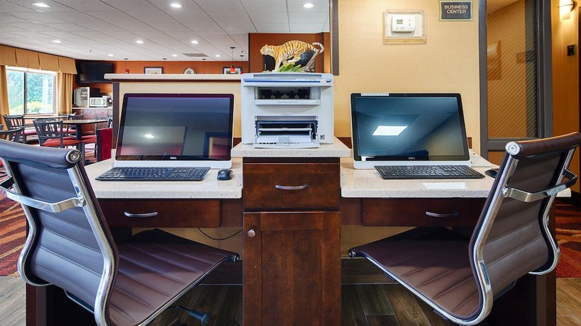 Imagen de los interiores del Hotel Best Western Seneca-Clemson. Foto 13