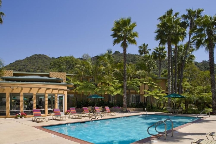 Imagen de la piscina del Hotel Best Western Seven Seas. Foto 12