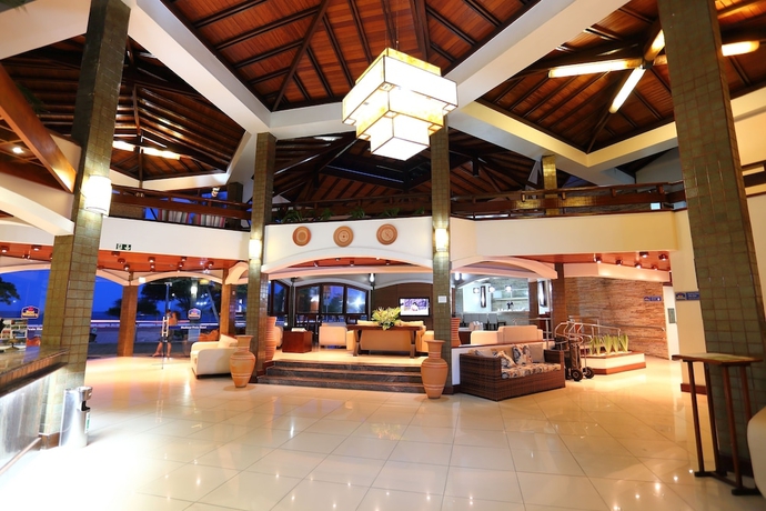 Imagen del bar/restaurante del Hotel Best Western Shalimar Praia. Foto 2