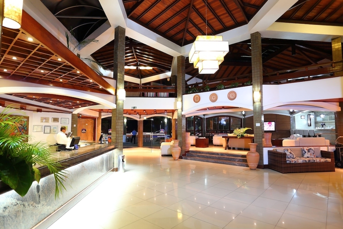 Imagen del bar/restaurante del Hotel Best Western Shalimar Praia. Foto 4