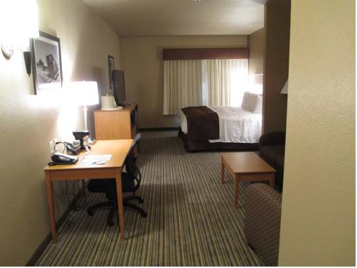 Imagen de la habitación del Hotel Best Western Shelby Inn & Suites. Foto 2