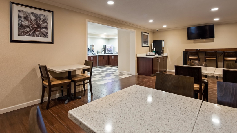 Imagen del bar/restaurante del Hotel Best Western Skyline Motor Lodge. Foto 4
