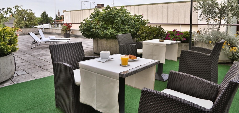 Imagen del bar/restaurante del Hotel Best Western Solaf. Foto 5