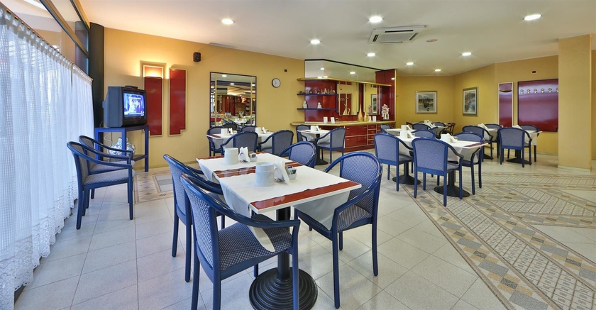 Imagen del bar/restaurante del Hotel Best Western Solaf. Foto 7