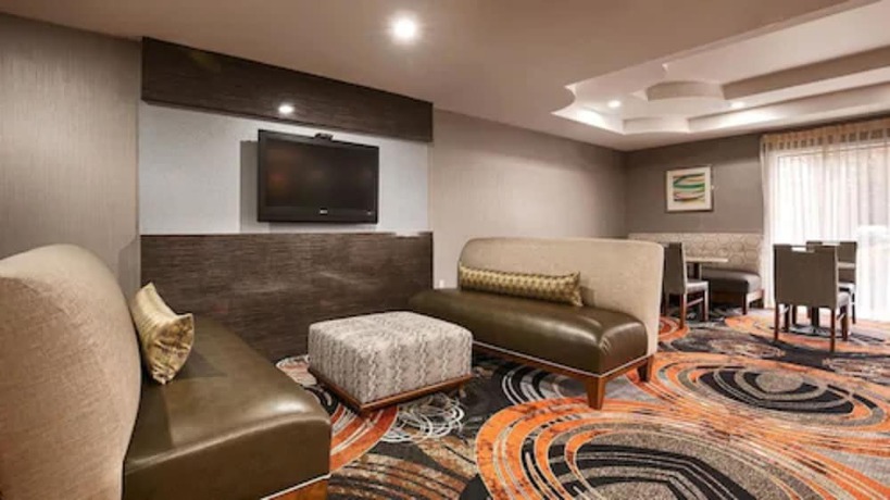 Imagen de los interiores del Hotel Best Western Southside And Suites. Foto 17