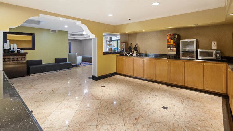 Imagen del bar/restaurante del Hotel Best Western Southside And Suites. Foto 2