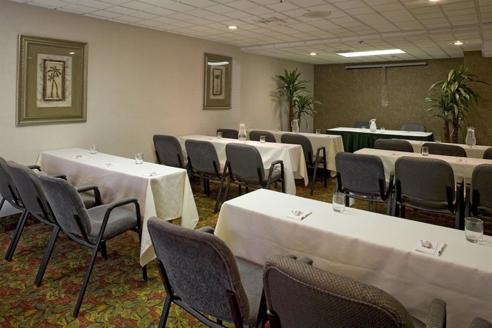 Imagen de los interiores del Hotel Best Western Southside And Suites. Foto 19