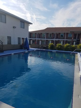 Imagen de la piscina del Hotel Best Western Space Shuttle Inn. Foto 18